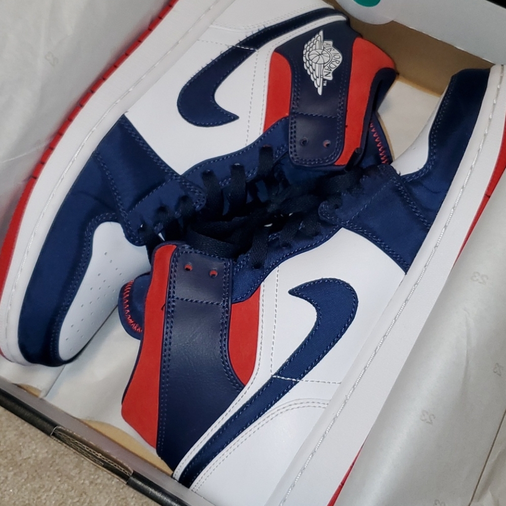 Jordan 1 Mid SE Olympic